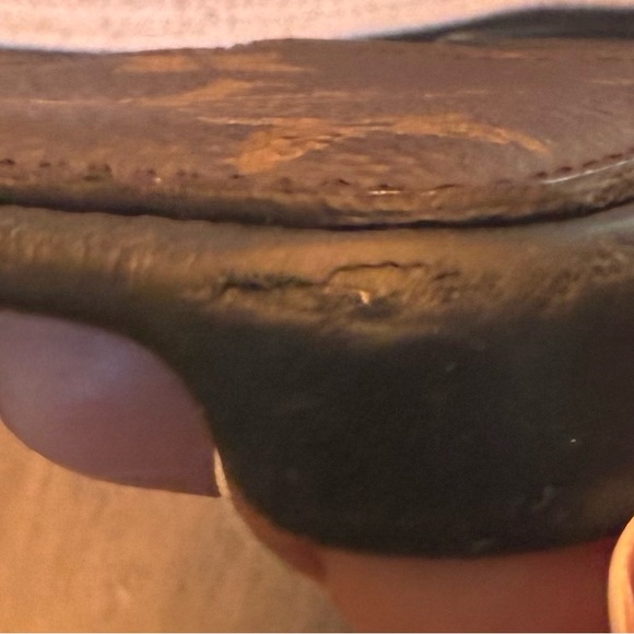 Authentic Louis Vuitton 14Pro Bumper - Picture 4 of 7